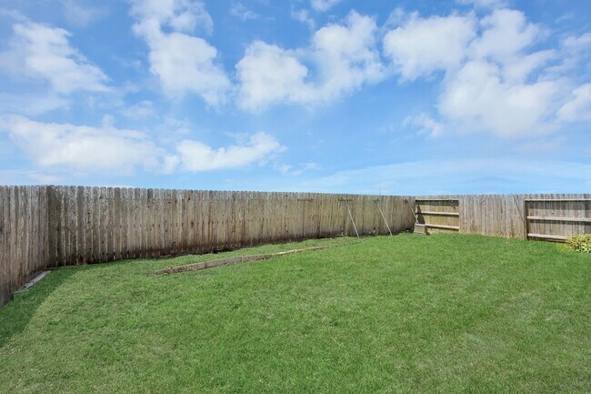 Building Photo - 1270 Glendora Dr