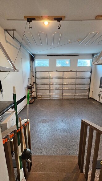 Garage door insulated - 3404 Rogers St
