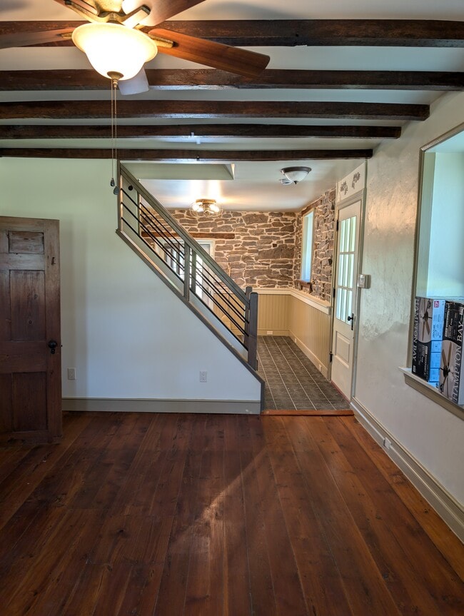 Primary Photo - 40 Creamery Rd