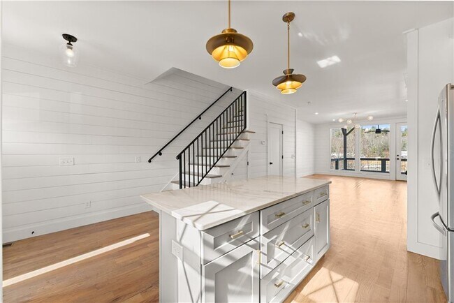 Building Photo - 35 Cottonwood St