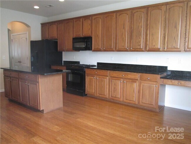 Building Photo - 6512 Manitoba Ln
