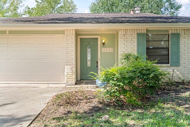 Primary Photo - 2126 Turtle Creek Dr