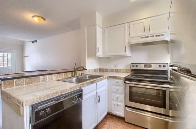 Building Photo - Charming Two-story, 1 bed, 1 Bath Townhome...
