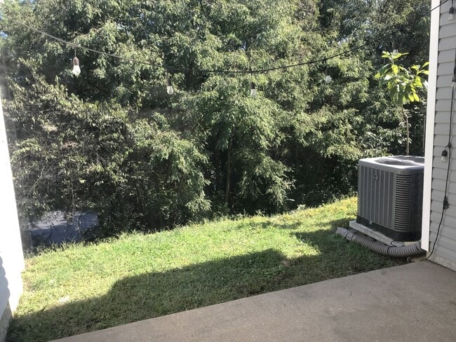 Building Photo - 2 Bedroom Townhome Near Lenox Village!