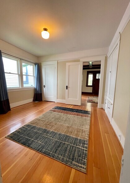 Building Photo - 807 N L St