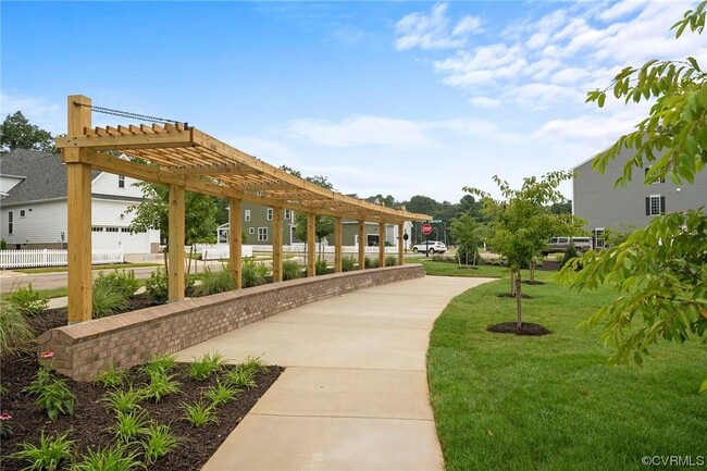 Building Photo - 13836 Randolph Pond Ln