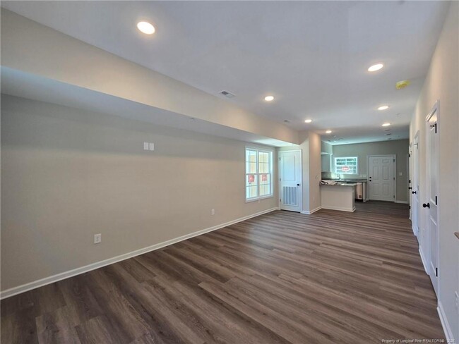 Building Photo - 1511 Fort Bragg Rd