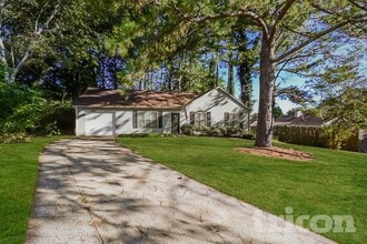 Building Photo - 308 Knollwood Ln