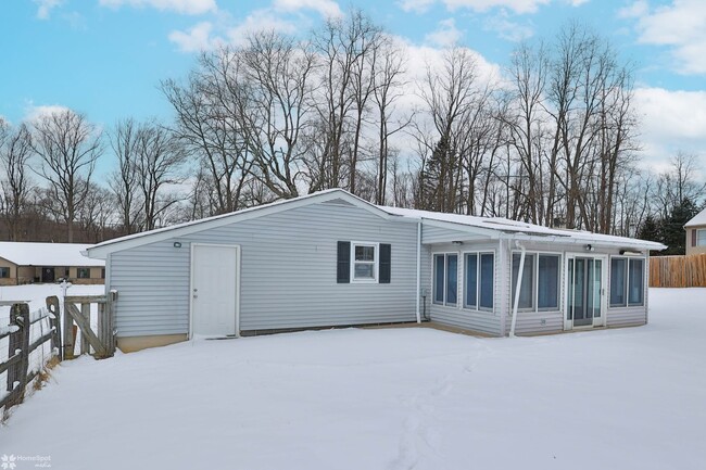 Building Photo - Charming Newly Renovated Ranch-Style Home ...