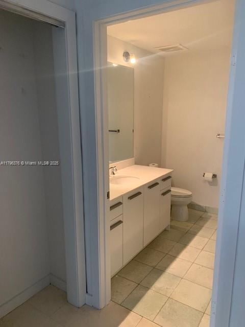 Building Photo - 1060 Brickell Ave