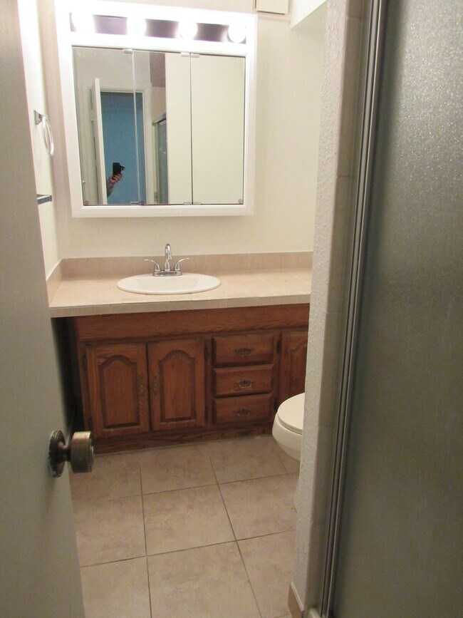 Building Photo - 2 Bedrooms plus 2 non confirming bedrooms in the basement close to light rail