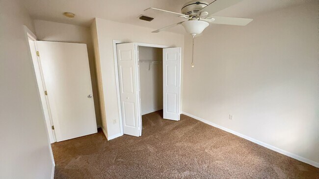 Building Photo - MOVE IN SPECIAL- Newly renovated 3 bedroom/2.5 bath townhouse for rent located in the lovely gate...