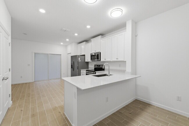 Building Photo - ***Special Remaining April free rent*** | Move-In Ready Rental in Prime SW Ocala Location