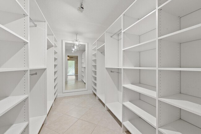 Building Photo - 12904 159th Ct N