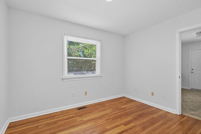 Building Photo - 347 Cabot Dr
