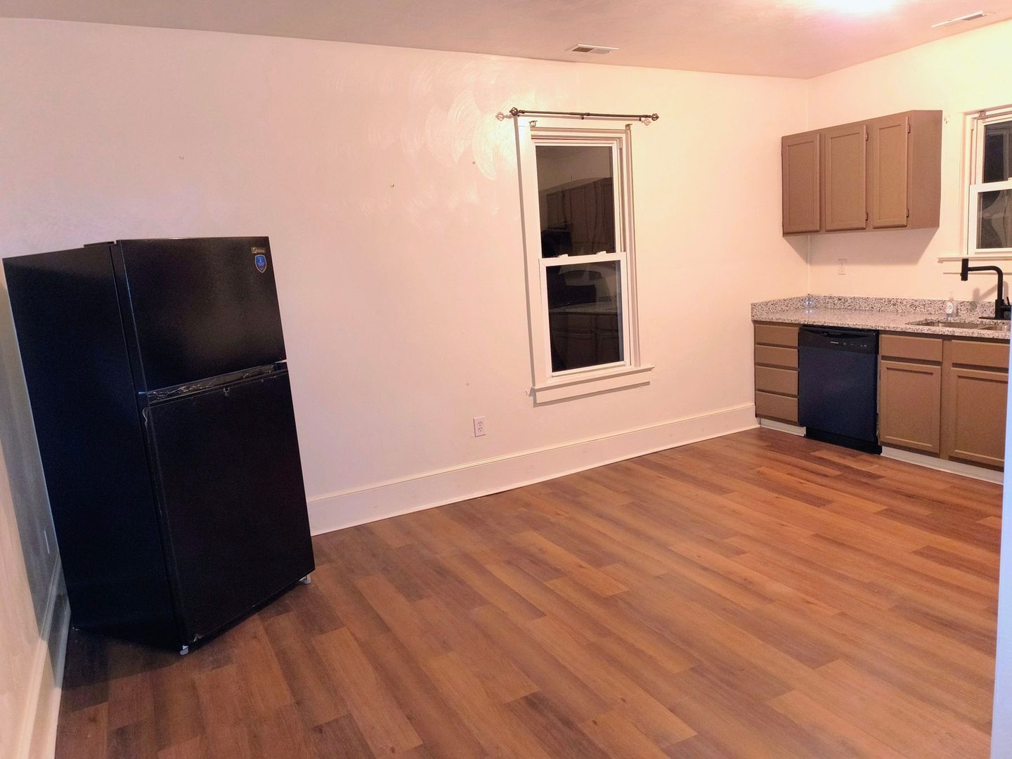 Building Photo - 1328 37th St