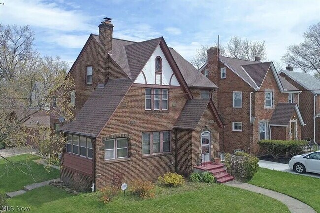 Building Photo - 3549 Bainbridge Rd