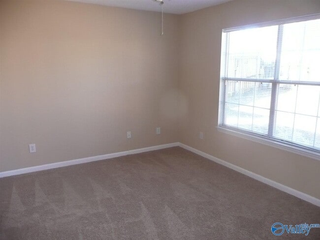 Building Photo - 115 N W Sugar Bluff Ln