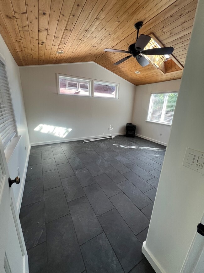 Master Bedroom - 1252 NW Milwaukee Ave