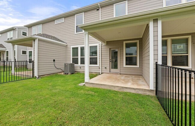 Building Photo - 2725 Woodall Dr