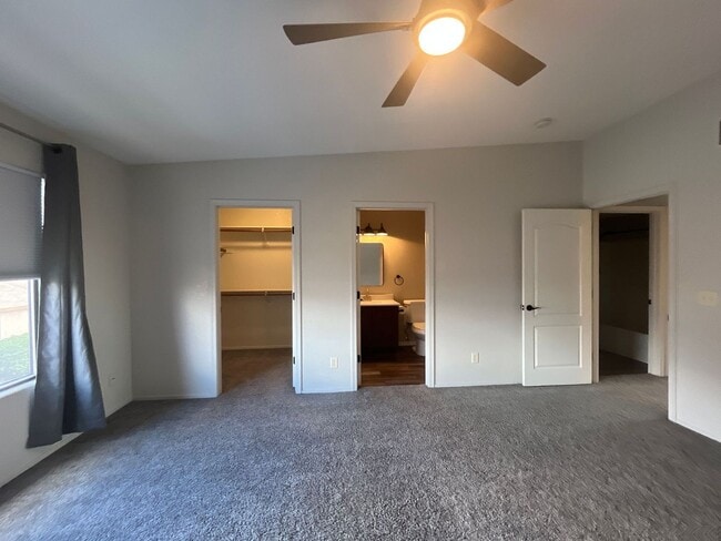 Building Photo - 3 bedroom 2.5 bath townhome for rent