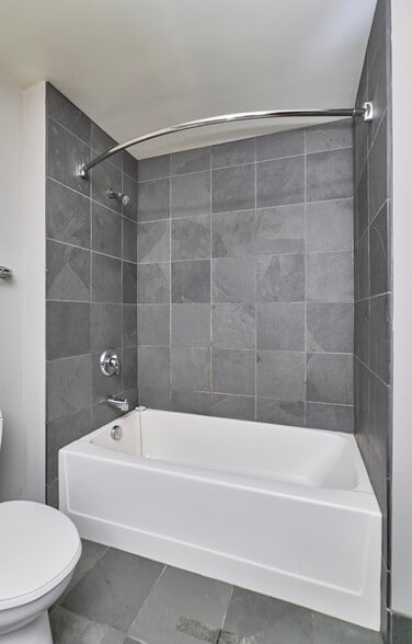 Bathroom - 314 N Broadway