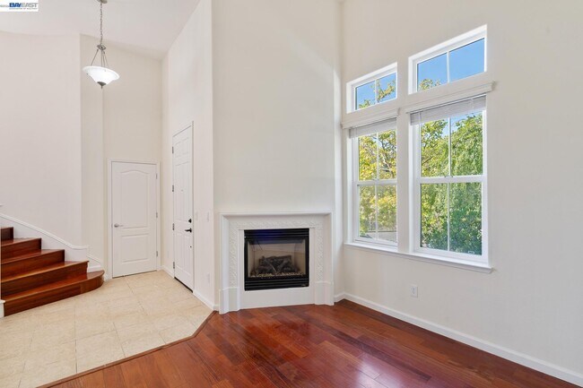 Building Photo - 7981 Bellina St