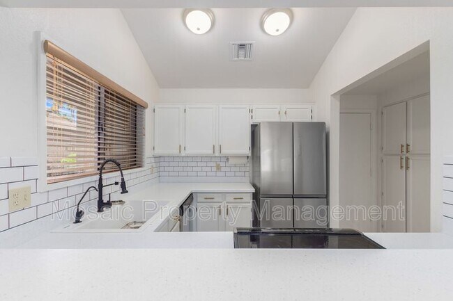 Building Photo - 1836 N Stapley Dr