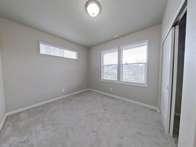 Building Photo - Modern 3 Bedroom House ~ NW Albany ~ Dog F...