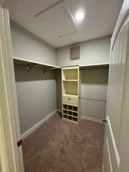 Building Photo - 8465 Crissy Ln