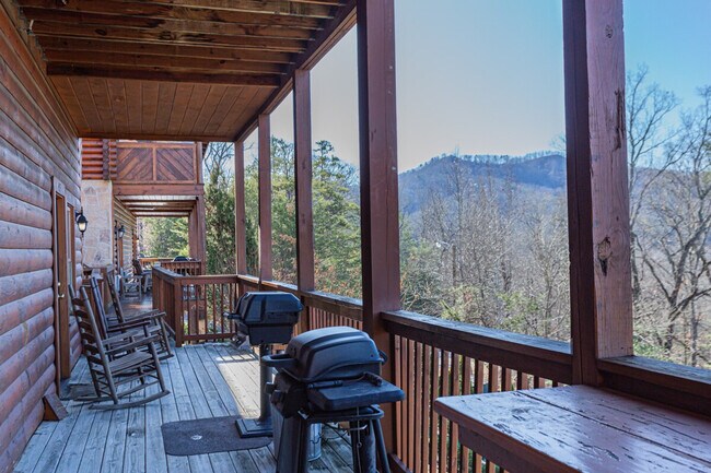 Building Photo - 415 Big Bear Wy