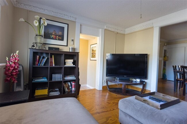 Building Photo - 2003 Haskell St