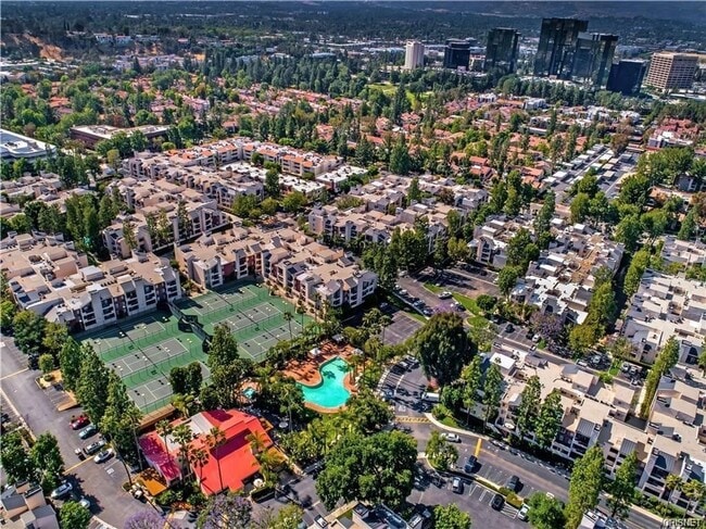 Building Photo - 1 Bedroom Resort Style Living at THE MET! ...