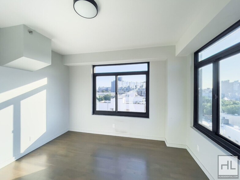 Building Photo - Bushwick Avenue / Spacious 2 Bed 1-Bath
