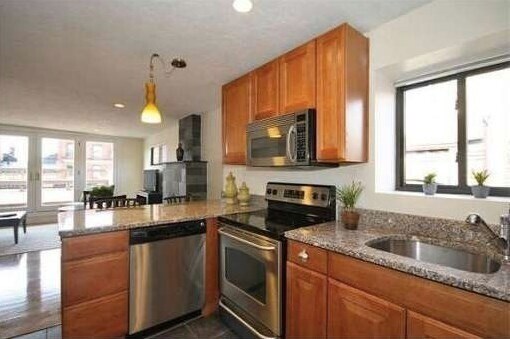 Building Photo - 495-497-497 Beacon St