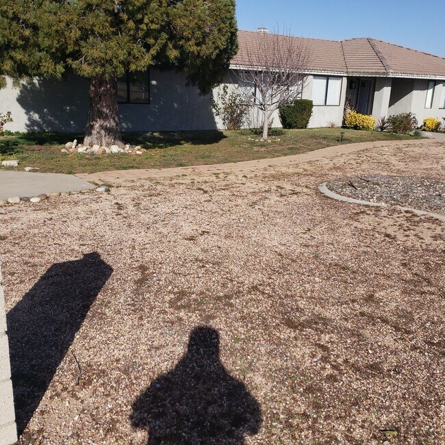 Building Photo - 13980 Mission St