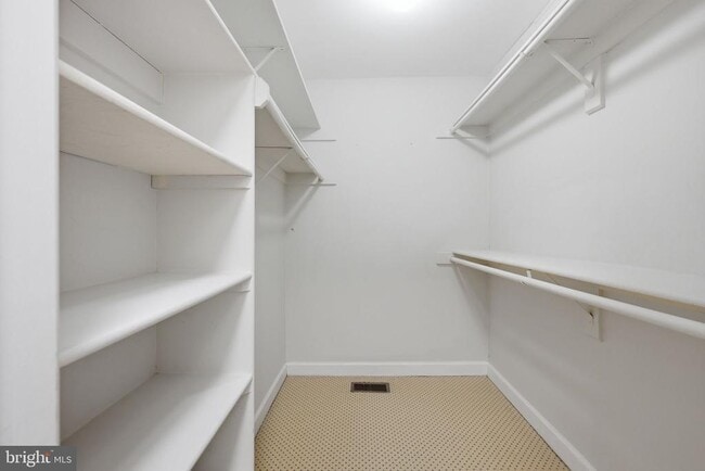 Building Photo - 2009 Gervais Dr