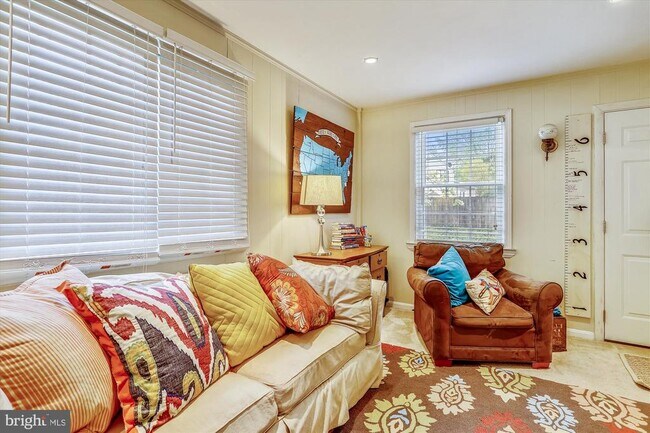 Building Photo - 1048 Dalebrook Dr