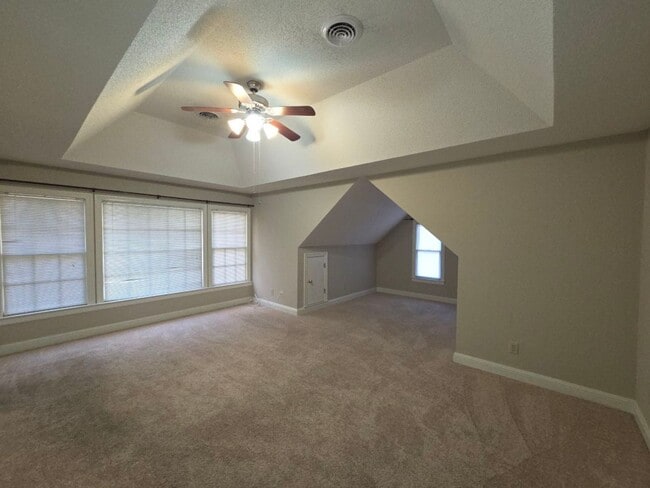 Building Photo - 234 N Marion Dr