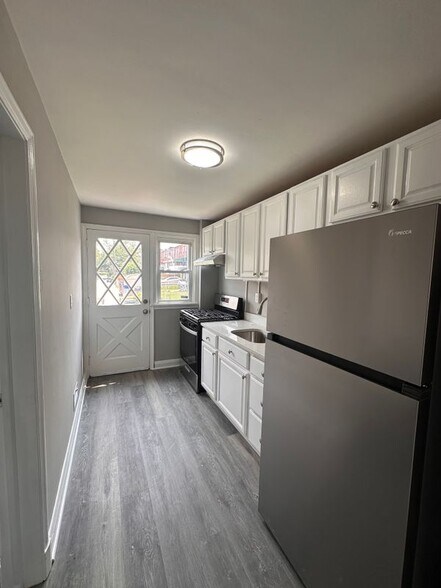 Building Photo - 3725-FLOOR-3725-FLOO1 BONVIEW Ave