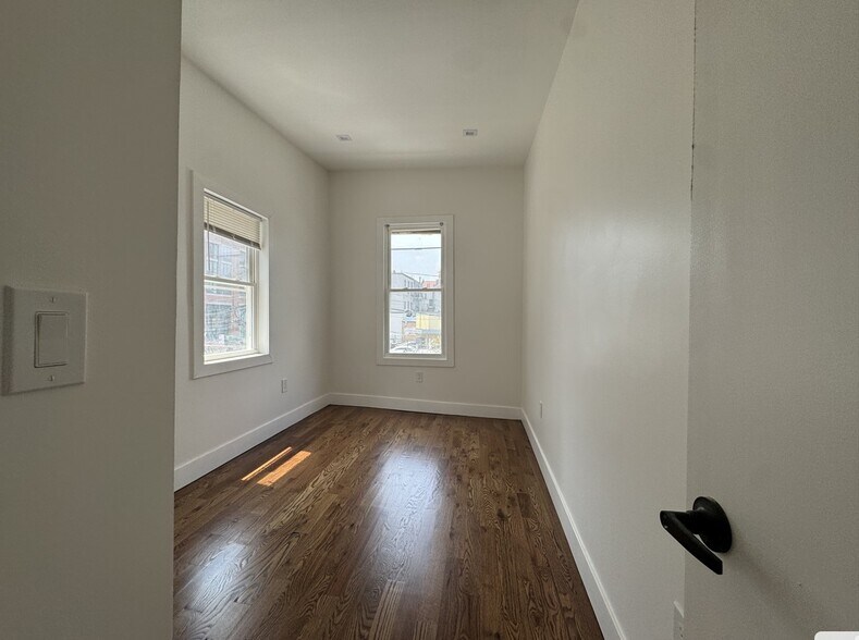 64 Jordan Ave 2 - 60 Jordan Ave