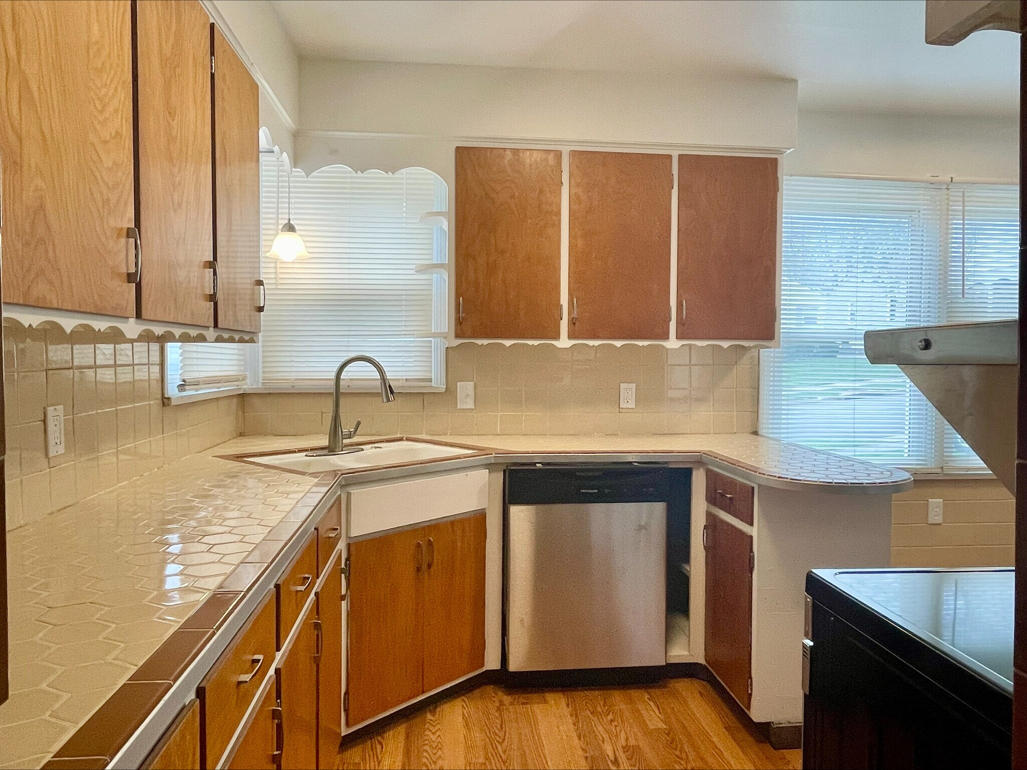 Building Photo - 34 Clinton Ave