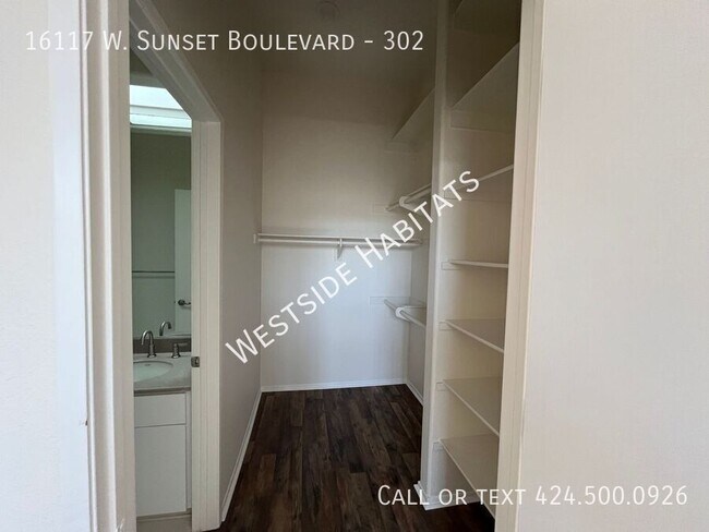 Building Photo - 16117 W Sunset Blvd