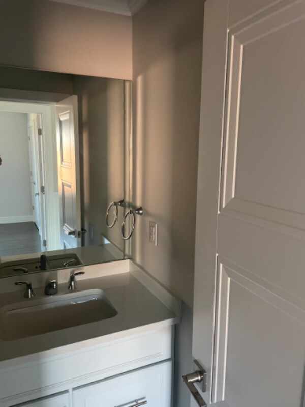 Building Photo - 16 Bartlett Ave