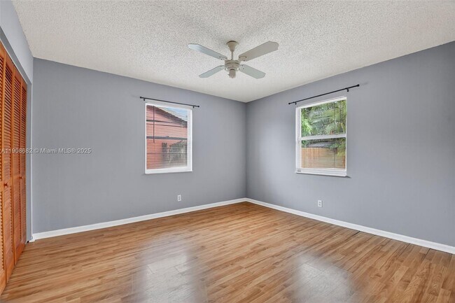 Building Photo - 6858 S Congress Ave