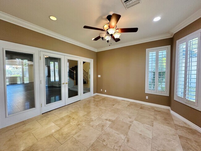 Building Photo - GORGEOUS 2 STORY HOME WITH A GRAND ENTRY &...