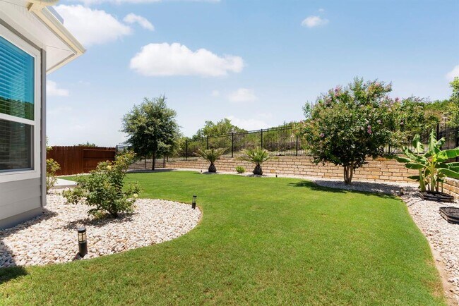 Building Photo - 265 Tierra Trail