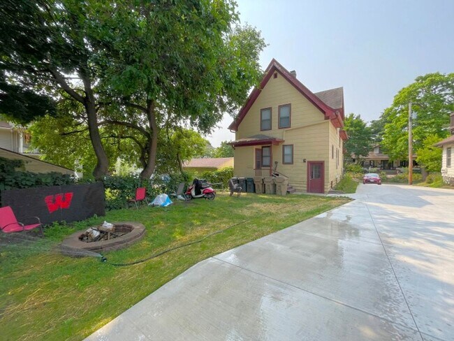 Building Photo - 1710 Van Hise Ave