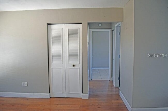Building Photo - 1002 Cobblestone Dr