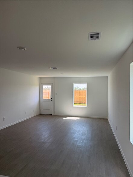 Building Photo - 20150 Green Mallard St